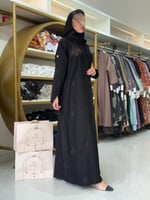 عباية نهار بقماش كريب الاناقة مطرز