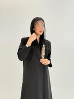 عباية بقصة بليزر بقماش كريب رموش اسود