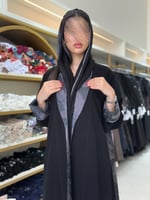 عباية سدم بقماش كريب الاناقة مع اورقنزا