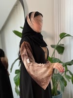 عباية مارلا | كريب الاناقة اسود توفور بيج