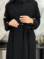 عباية لامينا ا كريب إحساس مزين بكسرات وربطه اسود