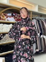 عباية فدوى بقماش شيفون مبطن برسم ورد 2