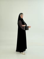 عباية زمرده بقماش مخمل كوري بكم مخمل منقط