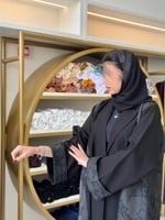 عباية توق بقماش كريب الاناقة ندخيلات جاكار بورد اس...