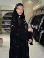 عباية تورد بقماش شيفون مبطن بتطريز بيج