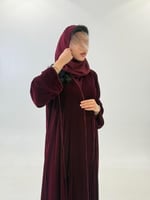 عباية ليلي بقماش مخمل كوري بقيطان ناعمه عنابي