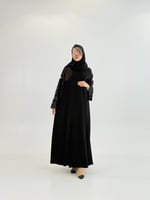 عباية نواره بقماش كريب ملكي كم دانتل جبير ورود