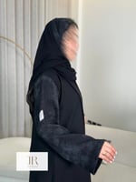 عباية بسمة l بقماش تويكس بياقة مع كم بوف مكسر - رص...