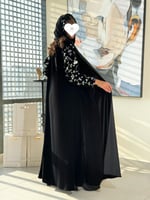 تشكيلة شتاء 2024 - عباية رفاء مخمل تطريز اكمام