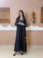 اليوم الوطني | عباية انفة بقماش كريب كيوتكس