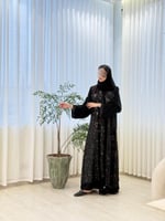 عباية عفيفه بقماش انترنت بكسرات ملون ٢