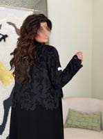 عباية رتيل بقماش كريب الفخامة مع جبير ملكي مخرم