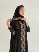 عباية فرحه بقماش انترنت بتطريز ملون