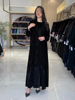 عباية مشاعل بقماش مخمل كوري بتطريز كحلي