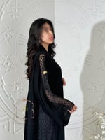 عباية رهاف بقماش كريب رموش مزينه بدانتل وشك