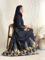 عباية صبا بقماش لنن بارد تطريز ترتر كحلي