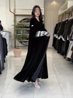 عباية ايلين بقماش مخمل كوري مع دانتل بالكم اسود