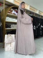 عباية فرايح يقماش حرير مغسول مزين بحياكه يدويه بيج