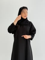 عباية ولاء بقماش كريب الاناقه مزين بتطريز اسود