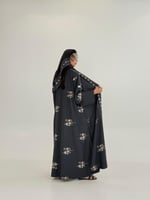 عباية الين بقماش كريب اوكراني مطرز رمادي