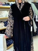 تشكيلة شتاء 2025 -عباية لقاء مخمل مشجر اسود