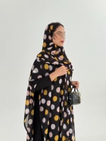 عباية نوره بقمش شيفون منقط مع بلاك بيري