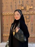 عباية الباحه كريب الاناقة تطريز ريش