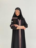 عباية فرحه بقماش انترنت بتطريز بنفسجي غامق