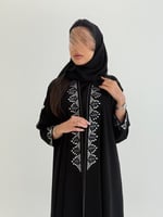 عباية شيماء بقماش كريب ملكي بتطريز يدوي