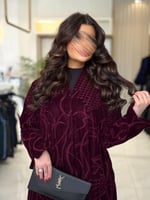 عباية لبنى بقماش مخمل كوري مطرز مزين بفصوص عنابي