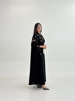 عباية مترفه بقماش انترنت بتطريز انيق