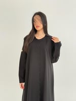 عباية نجلا بقماش كريب الاناقه بحياكة يدويه مزينه ب...