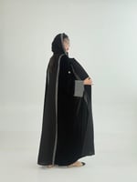 عباية ريفا مكس مخمل مع كريب الاناقة بتطريز كحلي