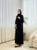 بليزر | عباية وهج بقماش كريب رموش بتطريز بالياقه ا...