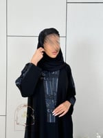 عباية نجد بقماش كريب ملكي تدخيلات روكاما مطرز كحلي