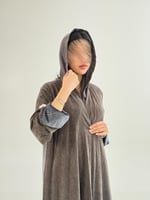 عباية رهاف بقماش مخمل تركي مع مخمل استرتش فضي