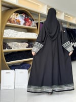 عباية توجا بقماش كريب الابداع مع تطريز فضي