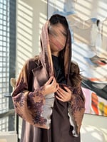 تشكيلة شتاء 2024 - عباية تيجان بقماش شامواه كم بوف...