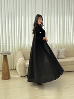 كولكشن العيد | عباية نغم بقماش كريب ملكي بتطريز وش...