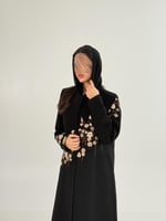 عباية | بليزر اوراد بقماش كريب رموش بتطريز ورود ال...