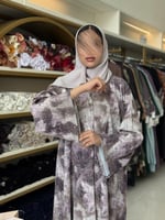 عباية اسراء بقماش كيو تكس مكسر طبعات وردي