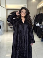 عباية آراء بقماش مخمل بتطريز موف