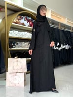 عباية ايلاف بقماش انترنت مزين بشك ناعم