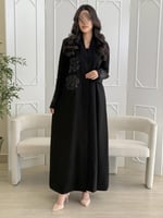 كولكشن العيد | عباية ليزا بقماش كريب رموش مزين بور...