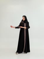 عباية فرحه بقماش انترنت بتطريز بنفسجي غامق