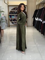 عباية فله بقماش مخمل استرتش كرمشه بالكم وفتحه اصبع...