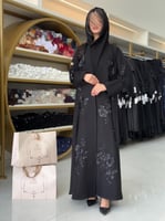 عباية فايا بقماش كريب الاناقة مزين بورد