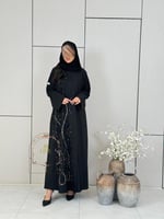 عباية هدى بقماش كريب باربي مزين بهدب وشك اسود