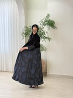 عباية تولاي بقماش كريب الاناقة تدخيلات جاكار كحلي