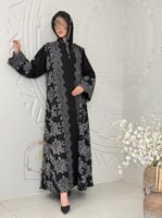 عباية رتيل بقماش كريب الاناقة تدخيلات شيفون مطرز